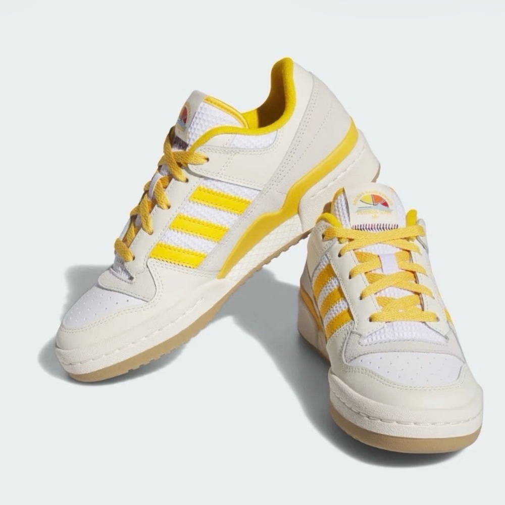 Size 8- adidas Originals Women's Forum Low Shoes, Cream White/Crew Yellow.